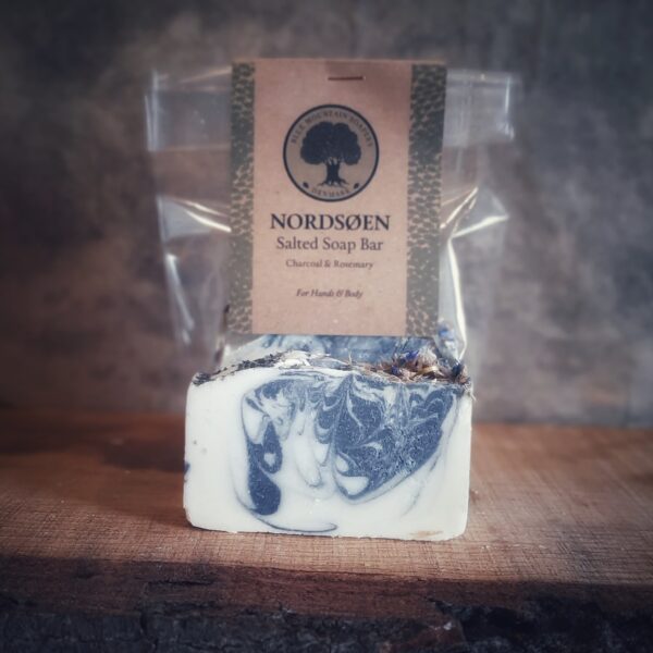 NORDSØEN - Salt sæbe med rosmarin og aktivt kul